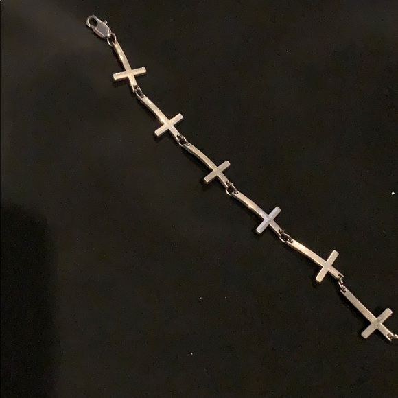 Cross bracelet - Picture 1 of 4